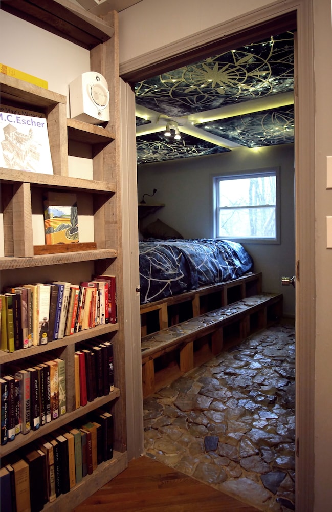 Lost River Hostel 23/50