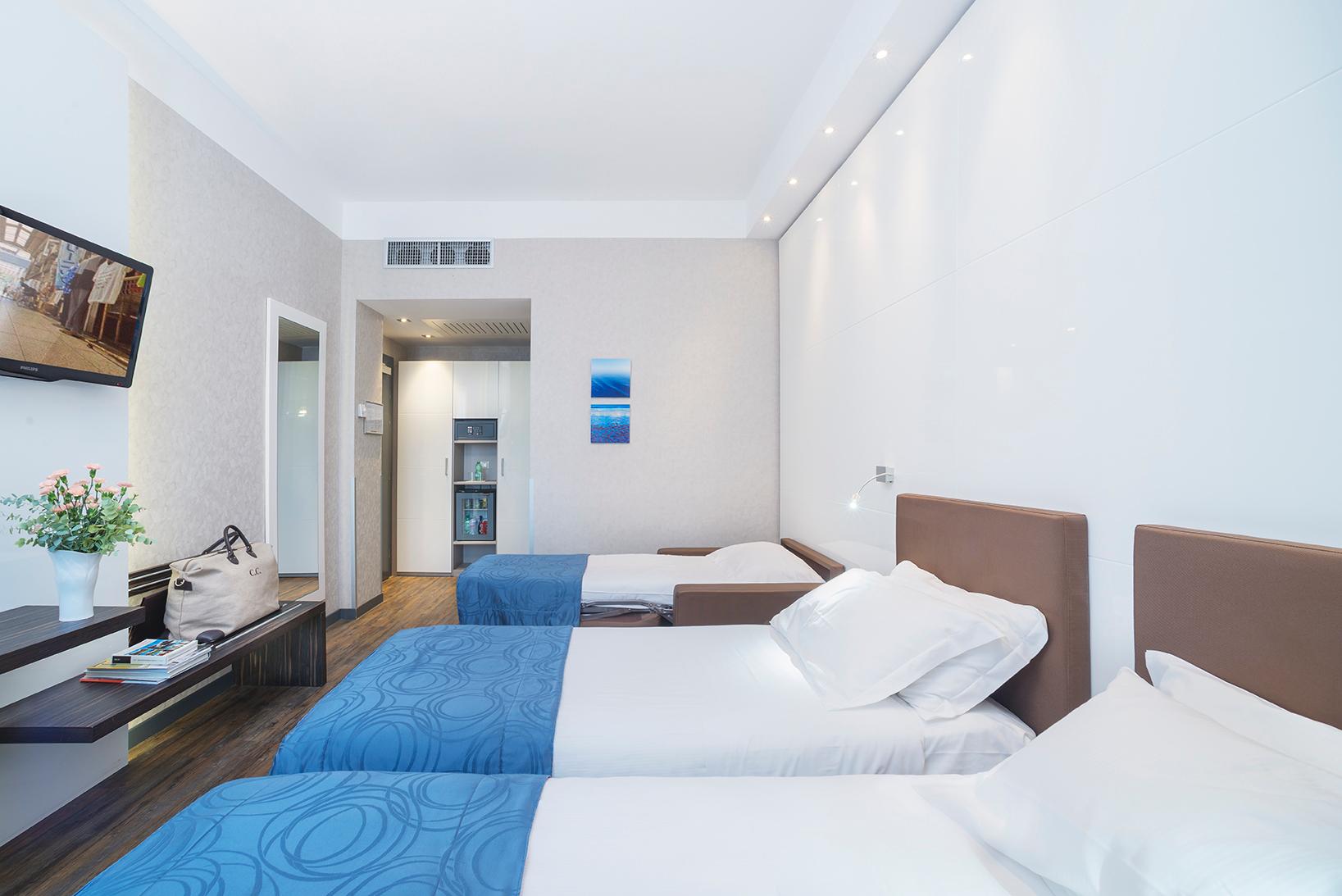 Room, Triple