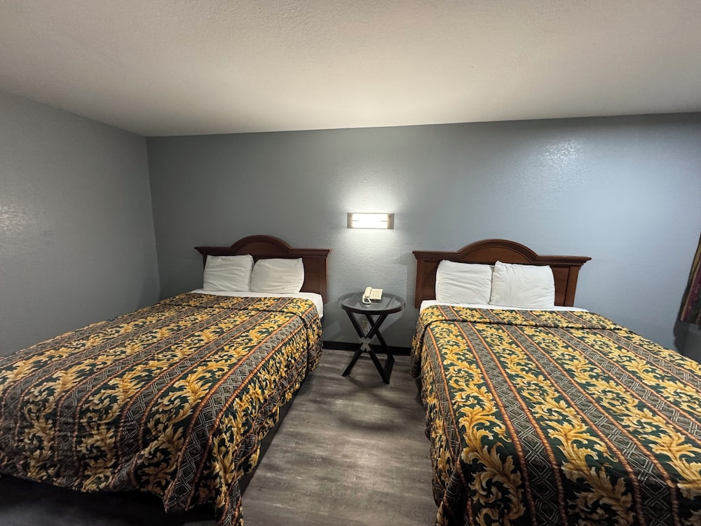 Claremore Motor Inn 21/34