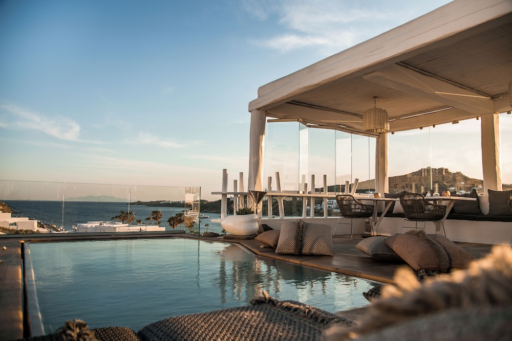 swimming pool spa