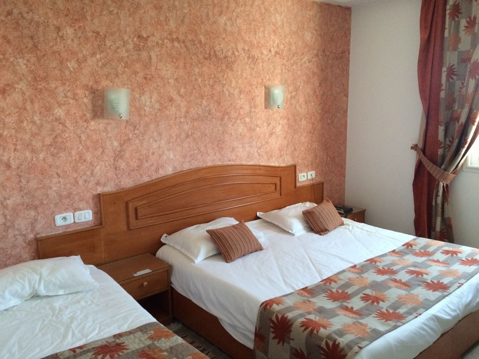 ROOM, TRIPLE