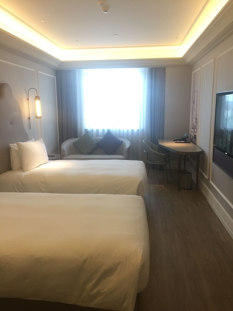 Mercure Shanghai Hongqiao Soho 12/89