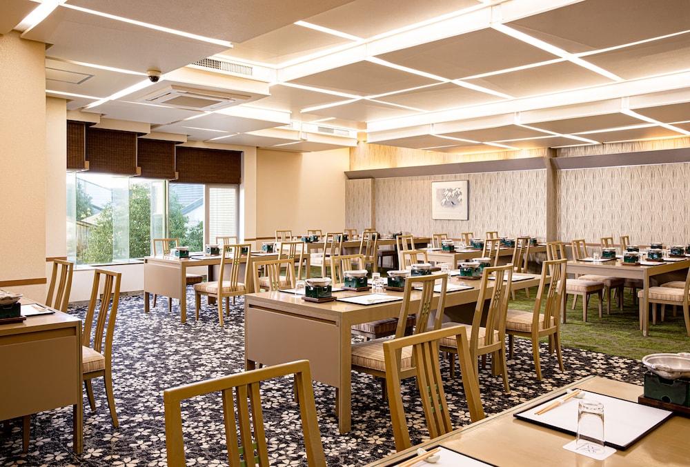 The Gran Resort Elegante Kyoto 40/50