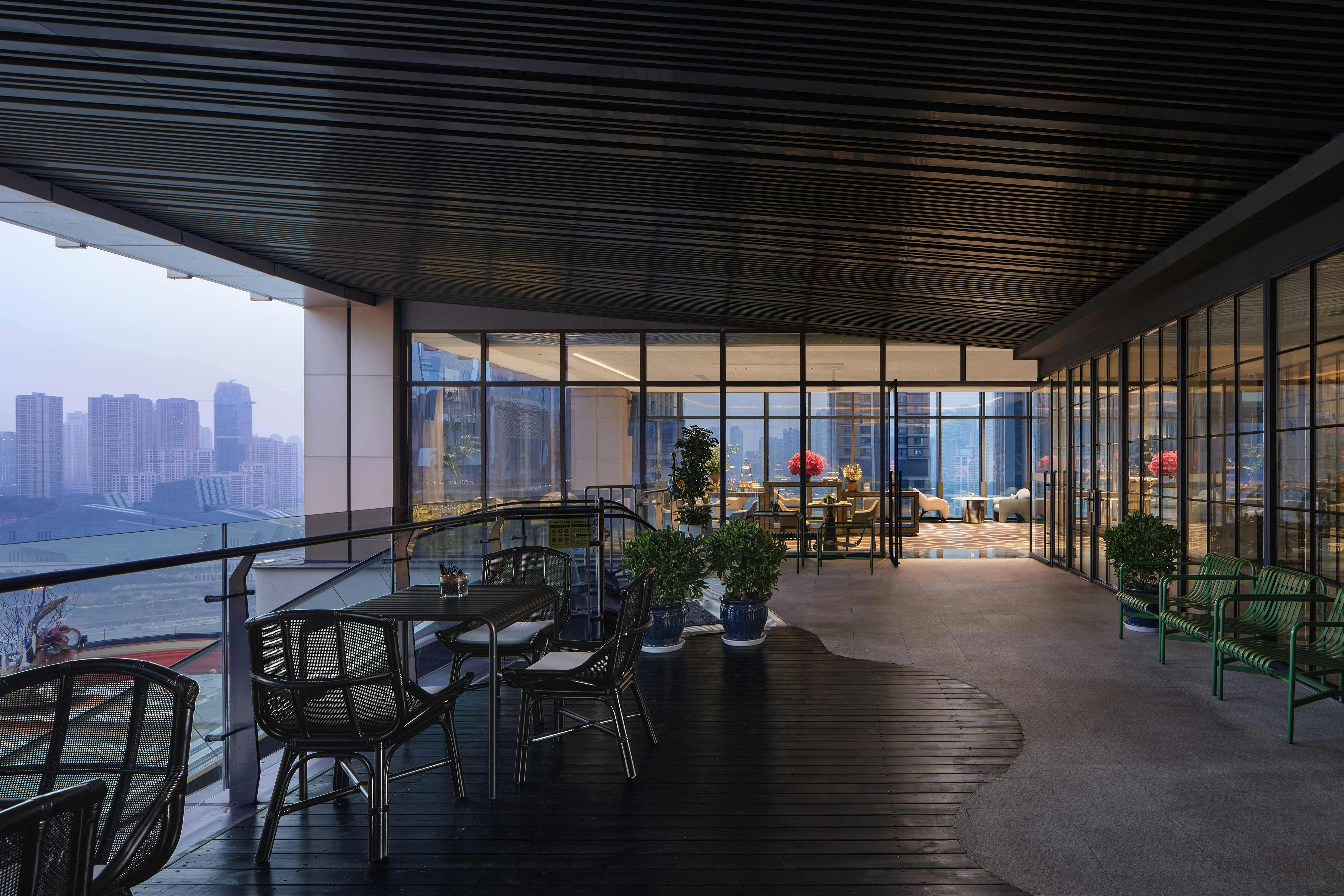 voco Chongqing Chaotianmen an IHG Hotel 23/50