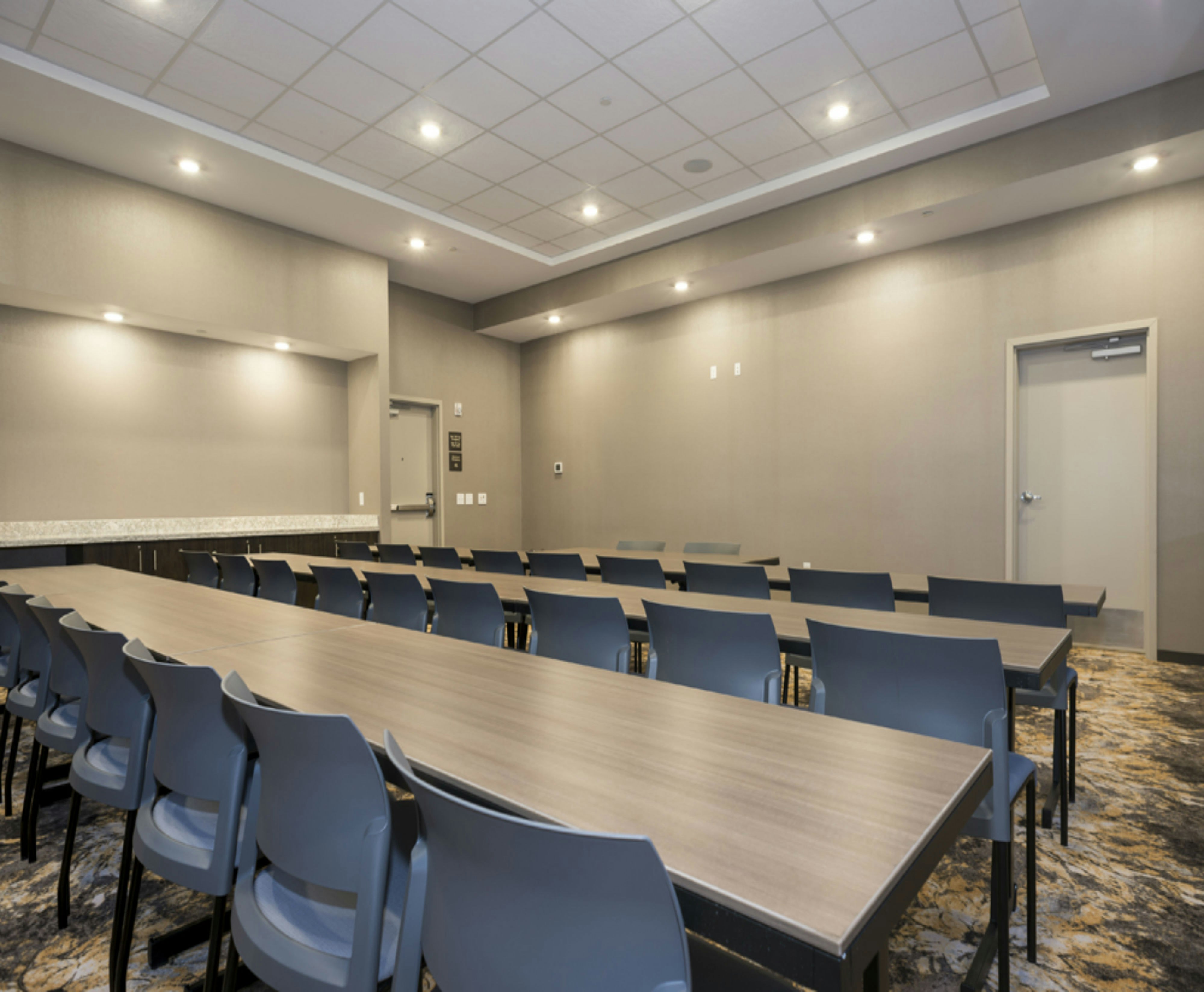 Hampton Inn Suites Minneapolis University Area Mn 16/20
