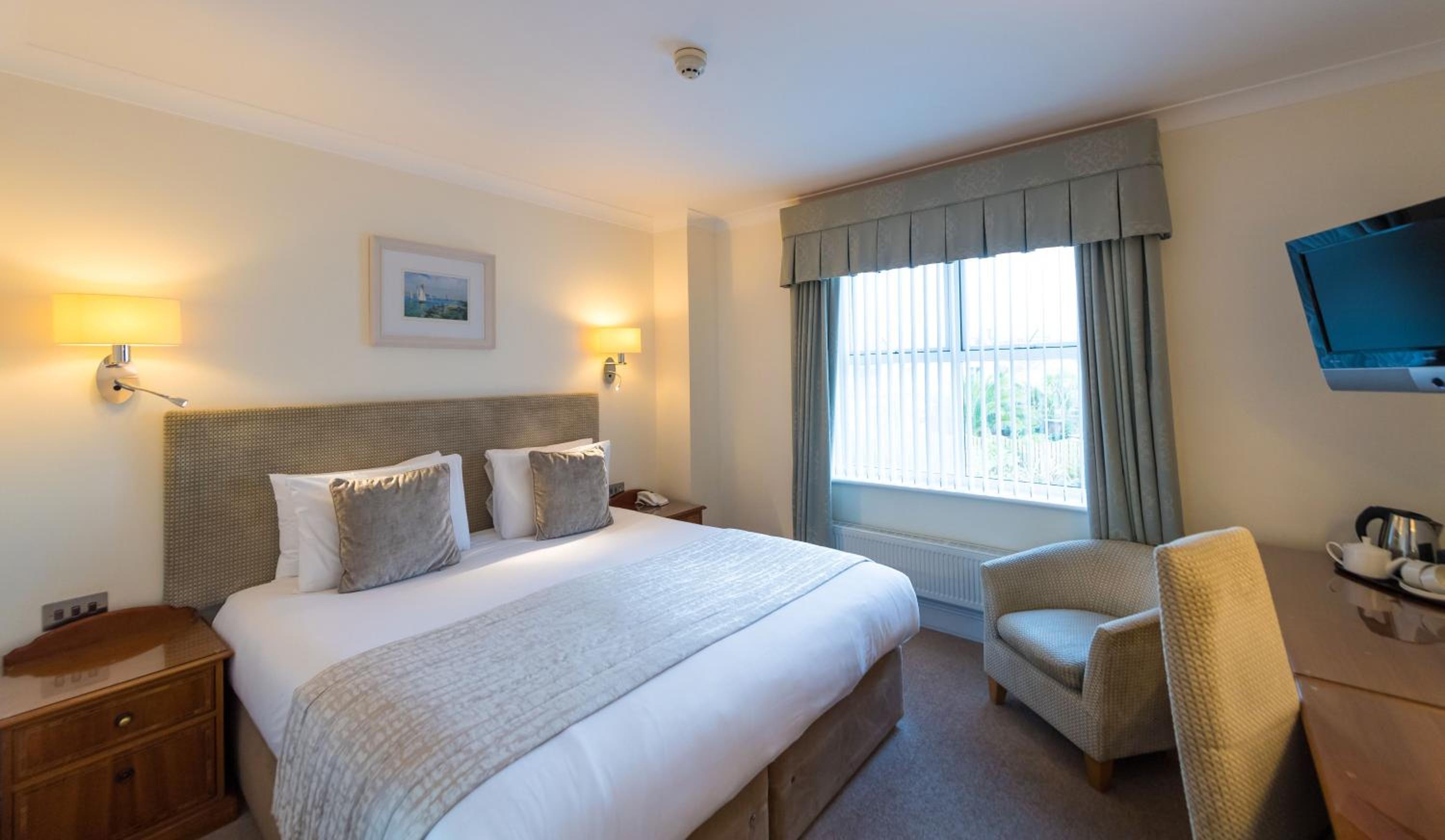 Room, Twin Beds, Inland View