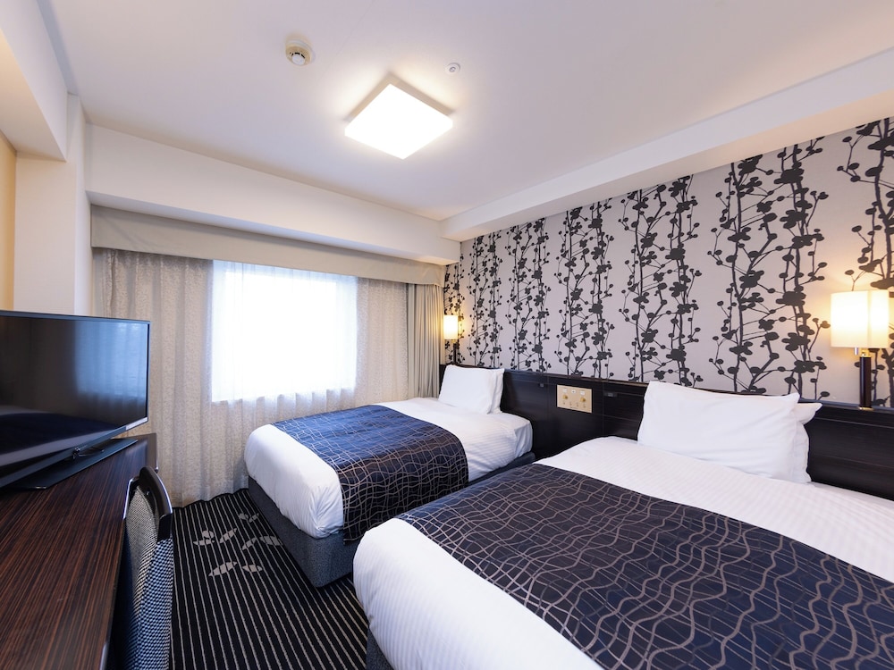 ROOM, TWIN BEDS