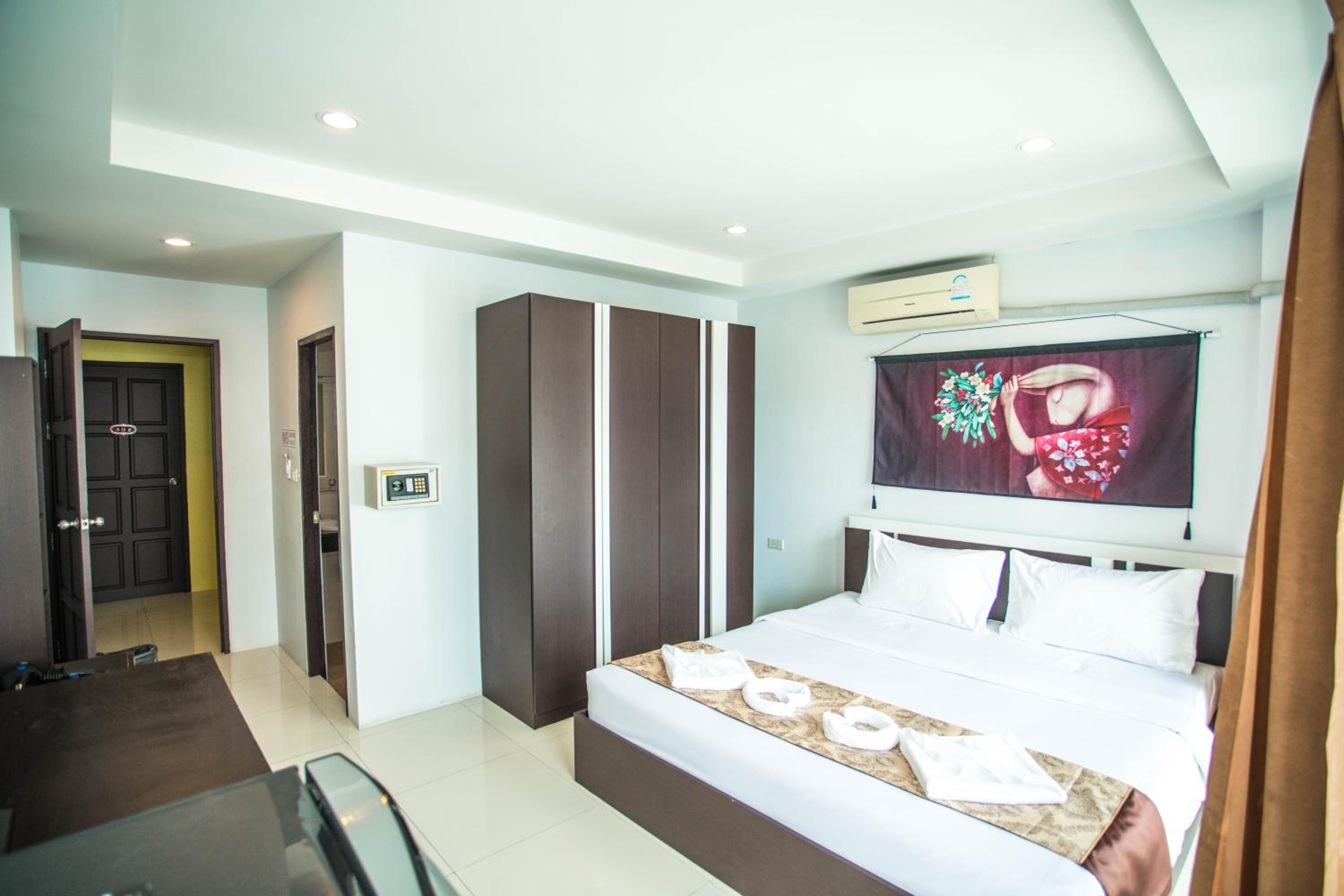 Bad Boys Guesthouse Patong 15/65