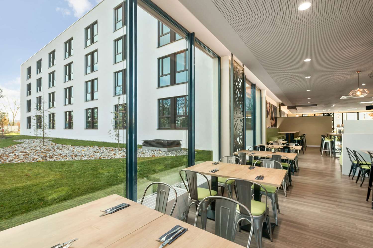 Super 8 by Wyndham Munich City North 20/30