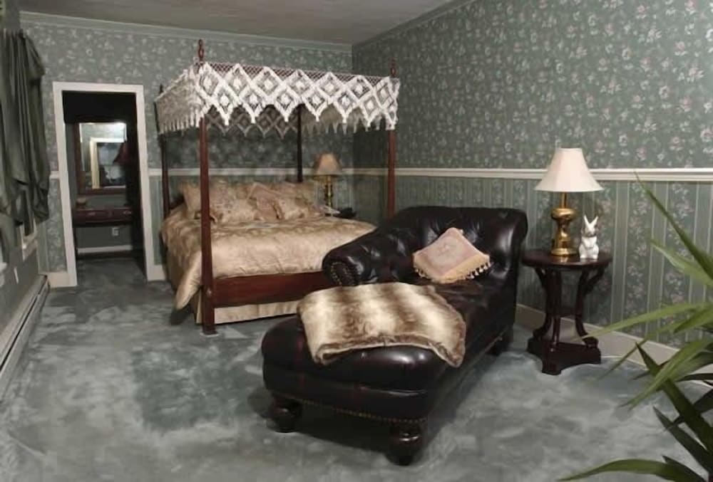 Stroudsmoor Country Inn 30/67