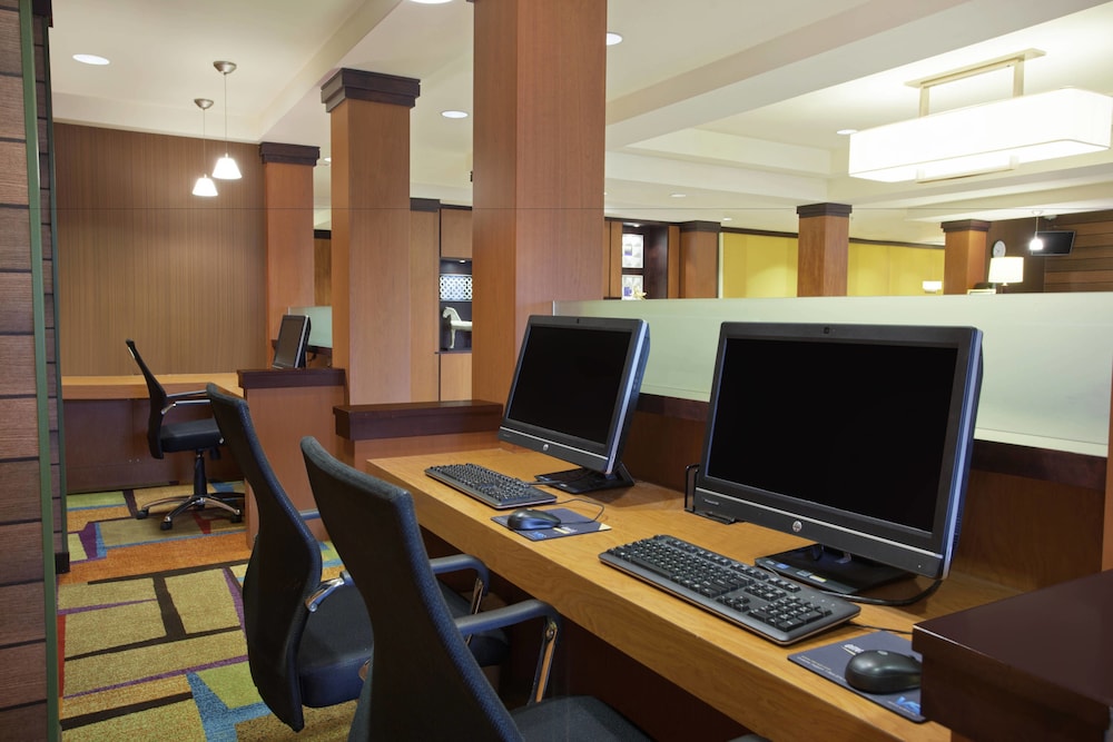 Fairfield Inn & Suites Detroit Metro Airport Romulus 22/22