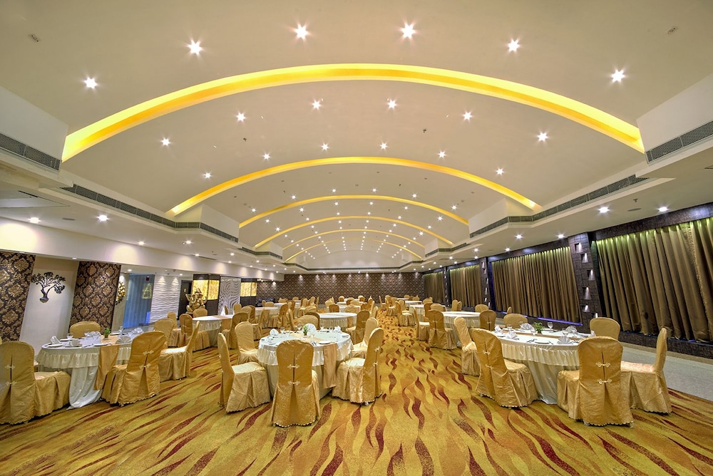The Fern Residency Kolkata 21/31