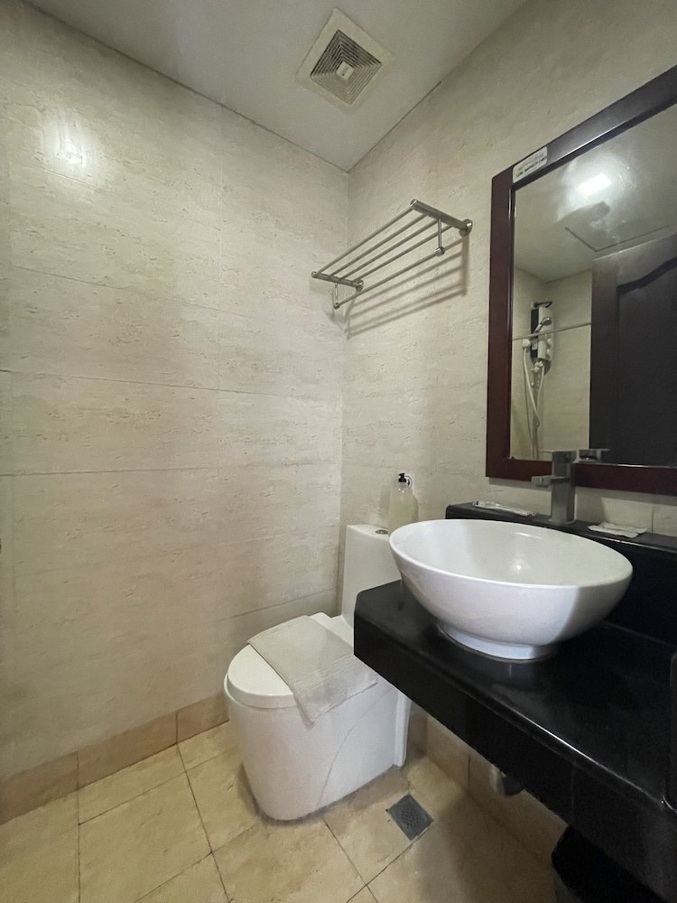 Cebu Capitol Central Hotel and Suites powered by Cocotel 48/55