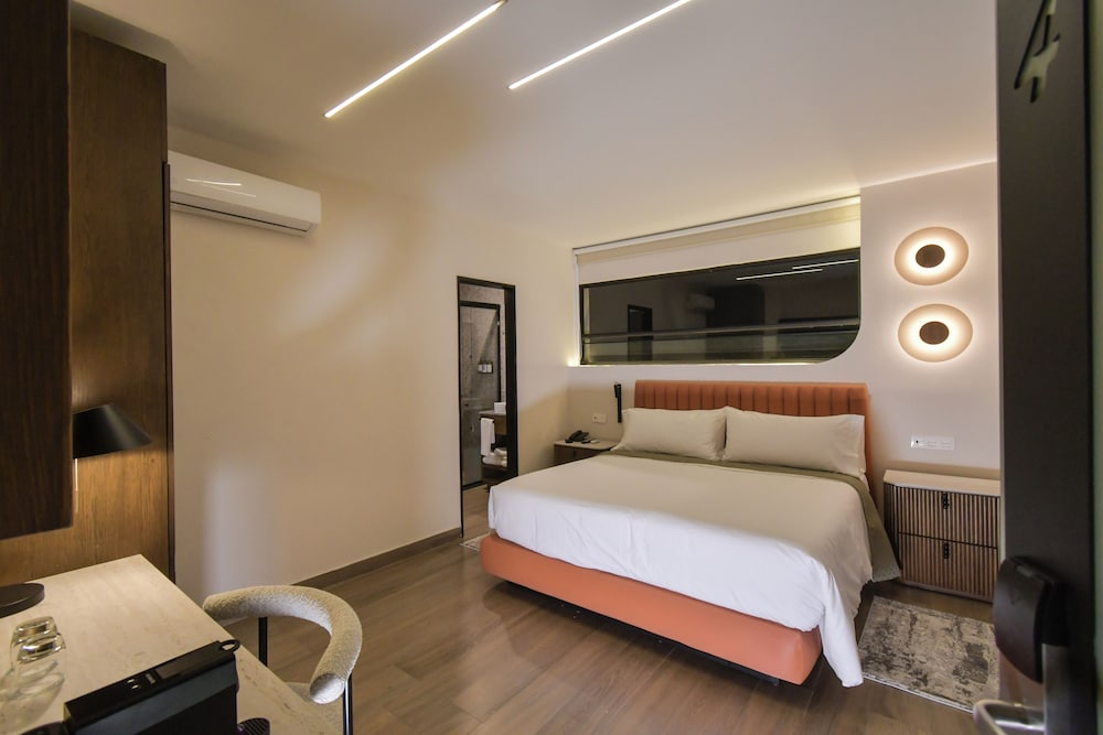 Expo Satelite Hotel and Suites 24/58