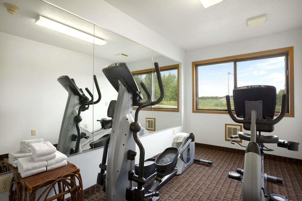 Super 8 By Wyndham Eveleth 25/49
