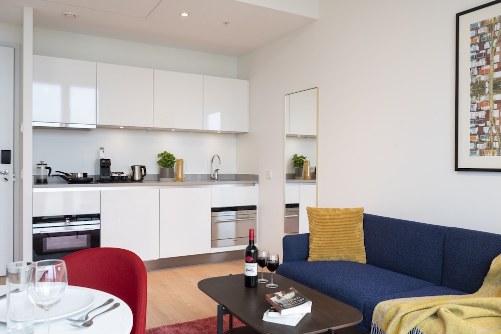 PREMIER SUITES PLUS Amsterdam 30/43