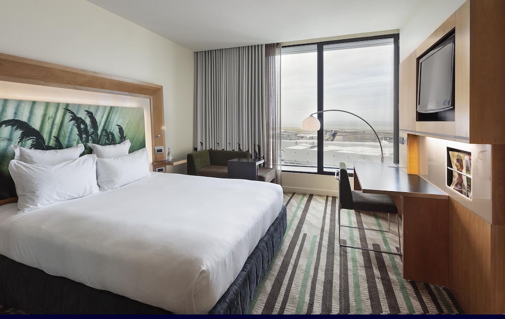SUPERIOR, KING BED