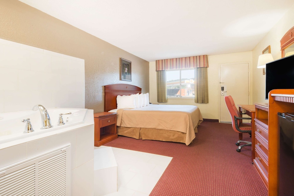 Days Inn by Wyndham Paintsville 12/22