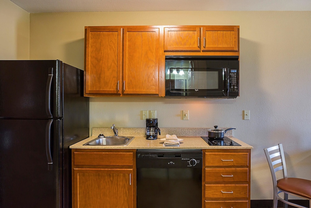 Birch Hill Suites Clarksville 28/35