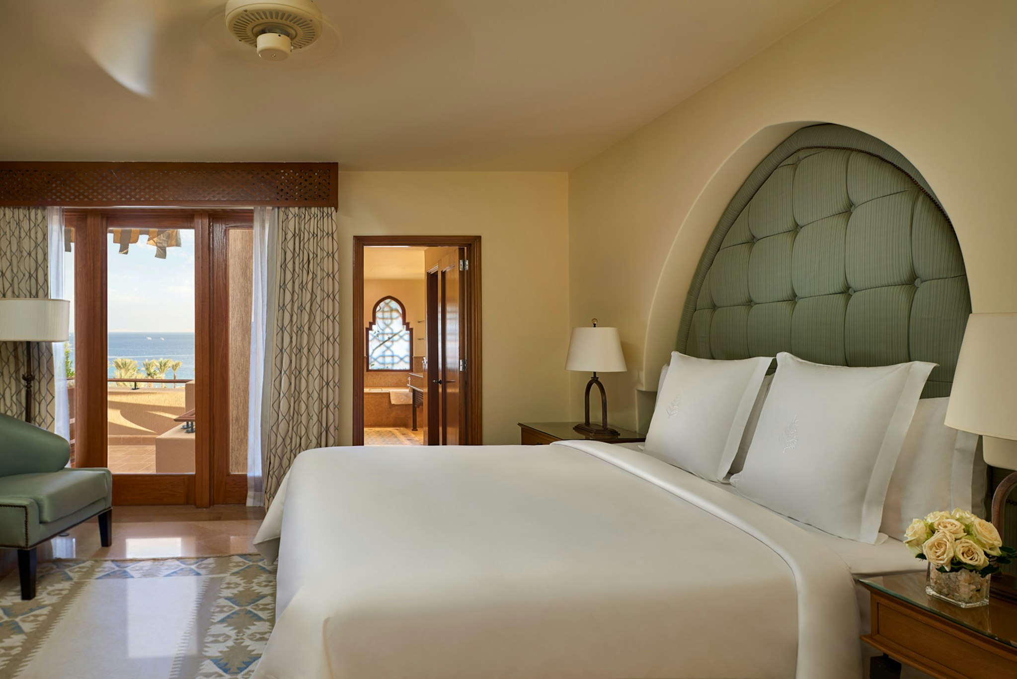1 BEDROOM, SUITE