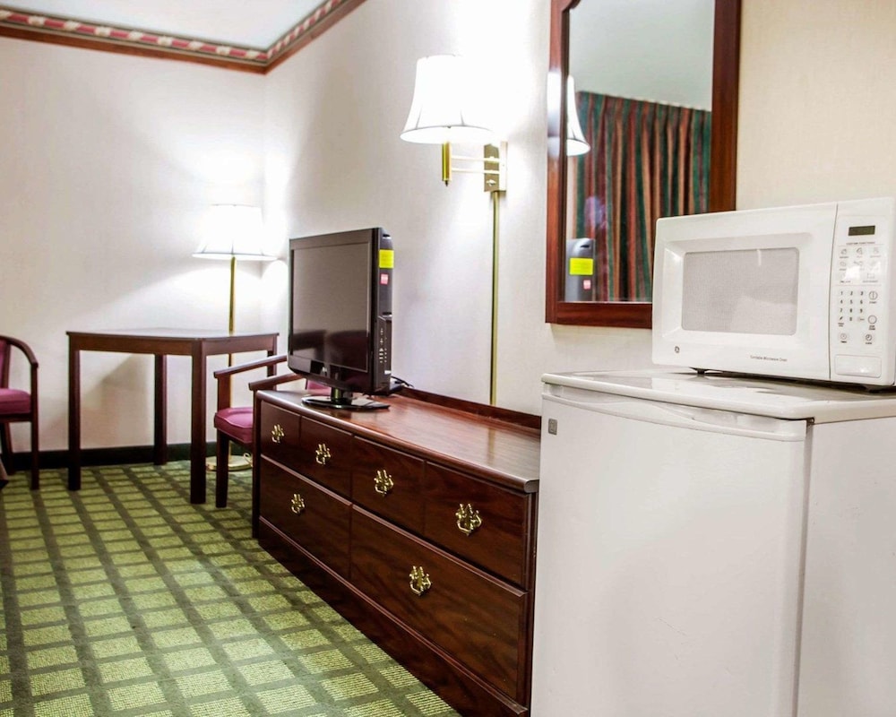 Quality Inn Arcola 6/34