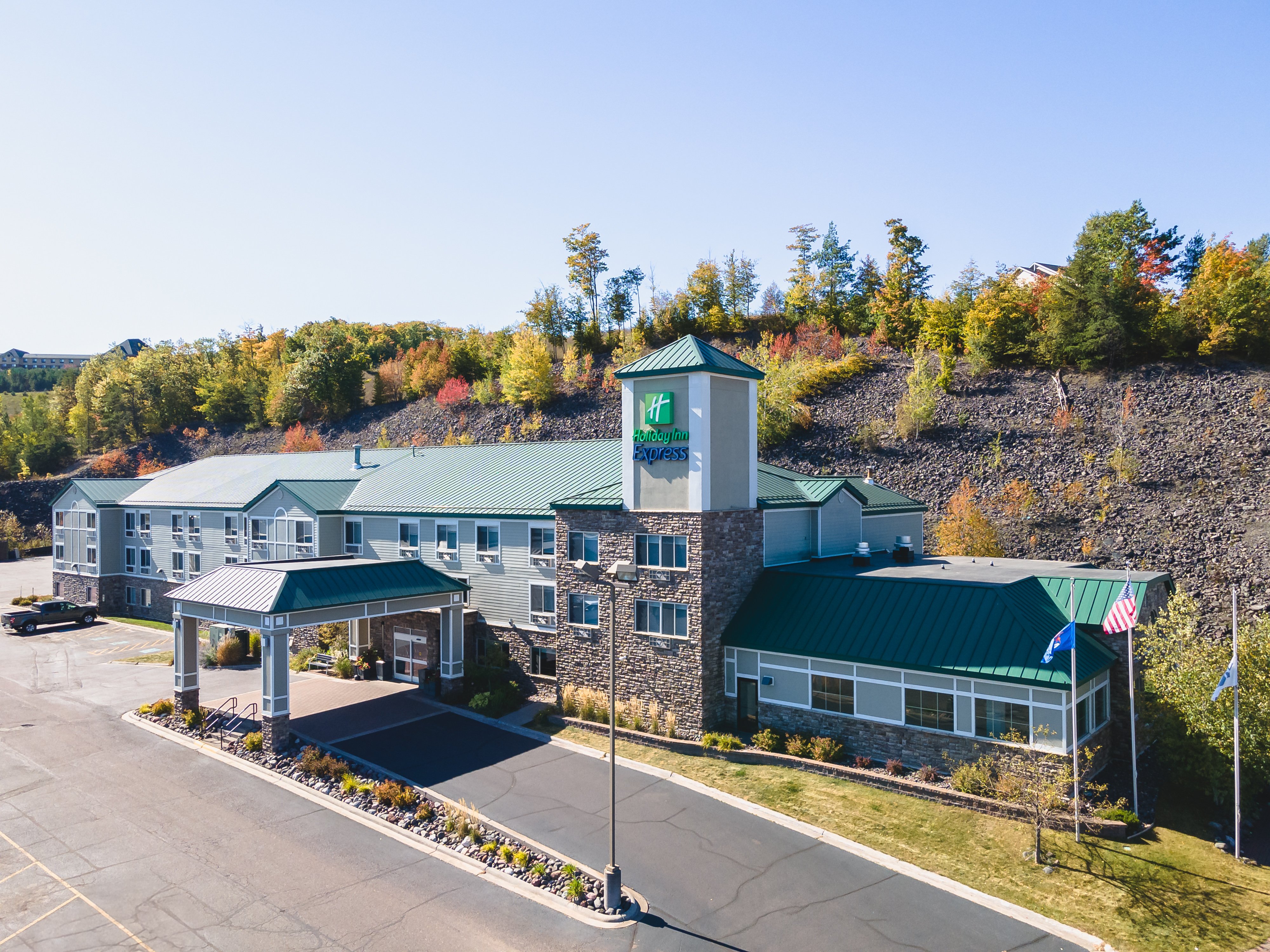 Holiday Inn Express Houghton Keweenaw 75/77
