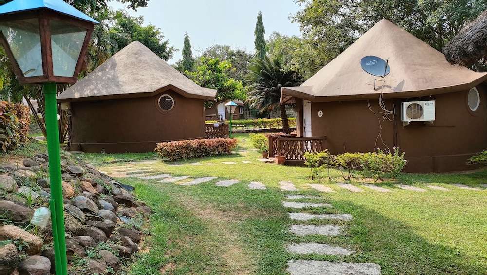 KISHKINDA HERITAGE RESORT 41/50