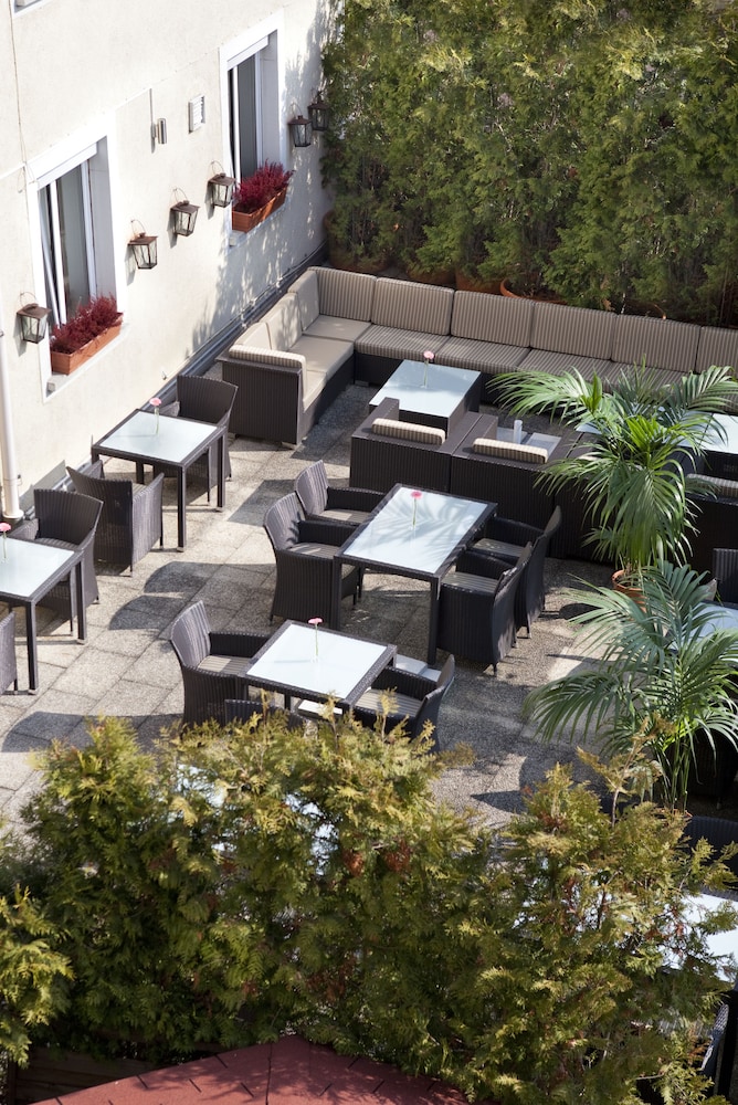 Stadthotel Freiburg 49/58