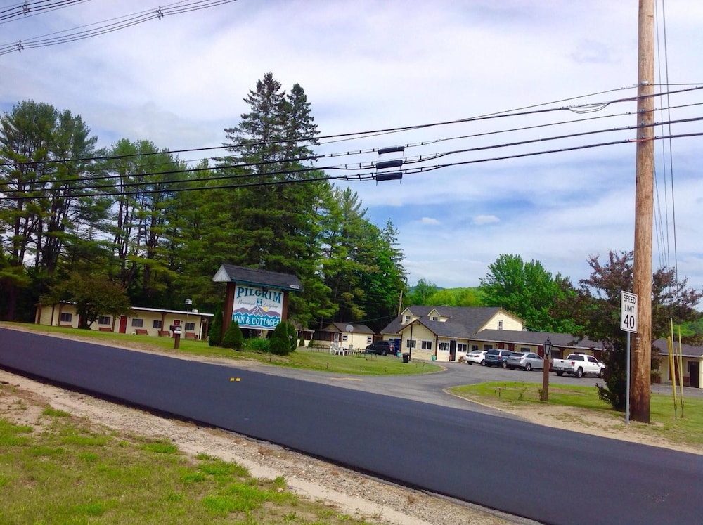 Pilgrim Inn & Cottages 2/58