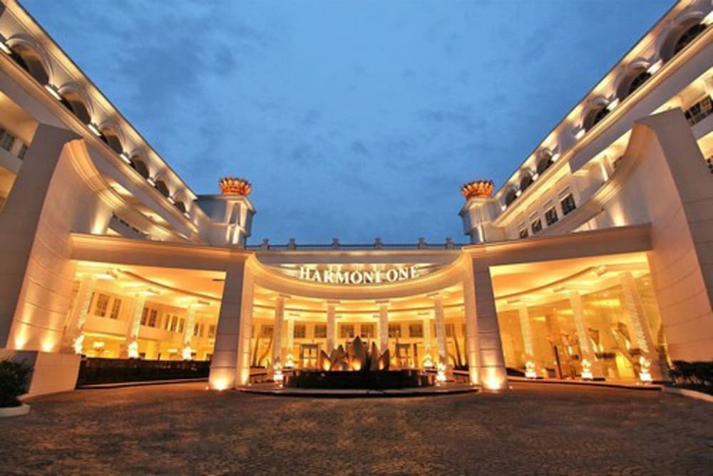 Harmoni One Convention Hotel and Service Apartments 2/65