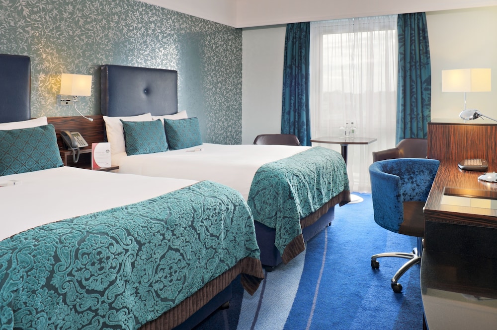 CROWNE PLAZA BLANCHARDSTOWN 19/76