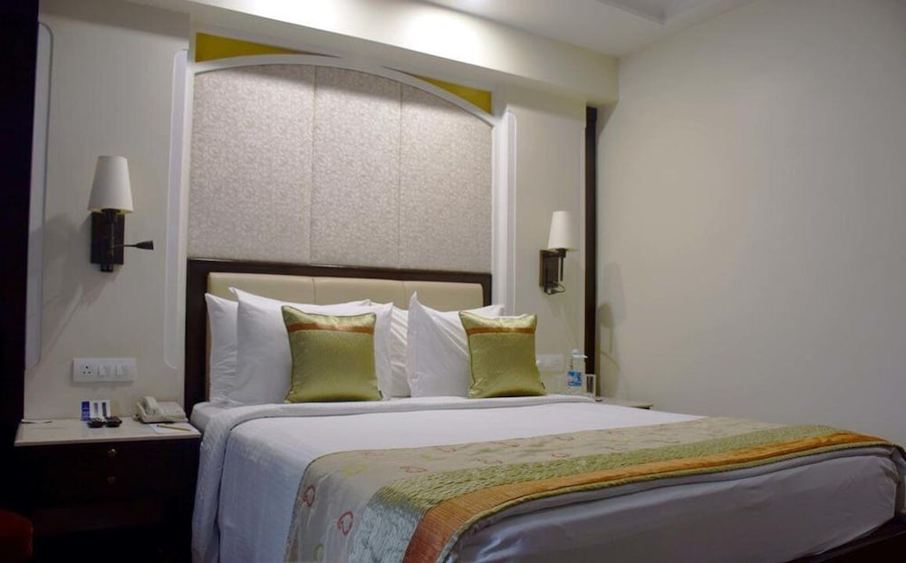La Place Sarovar Portico Lucknow 7/55