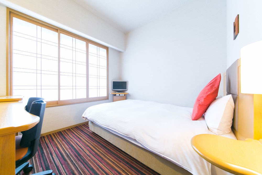 Pearl Hotel Yaesu 11/32