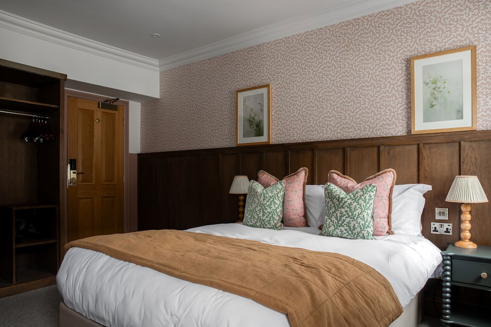 Worplesdon Place Hotel 15/70