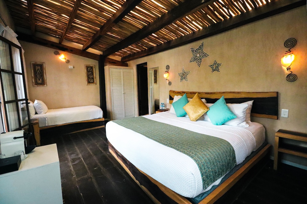 Junior Suite, 1 Double and 1 Single Bed, Pool View, Villa Las Estrellas 3/6