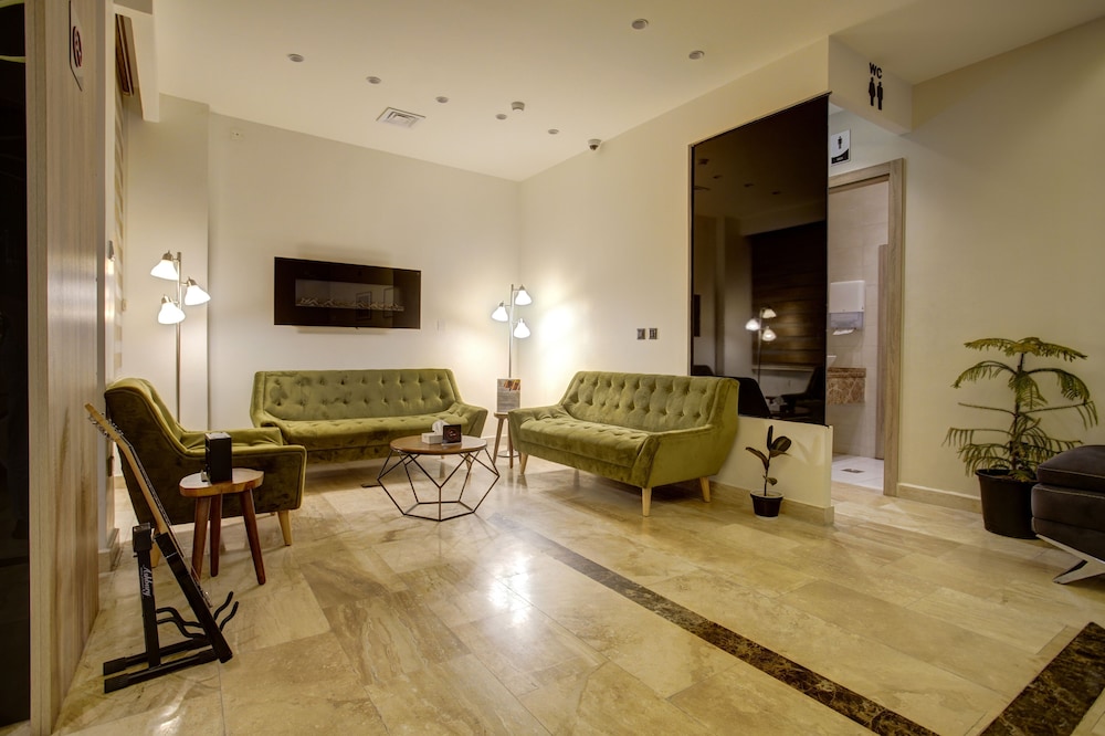 Luciana Hotel By FHM 49/58