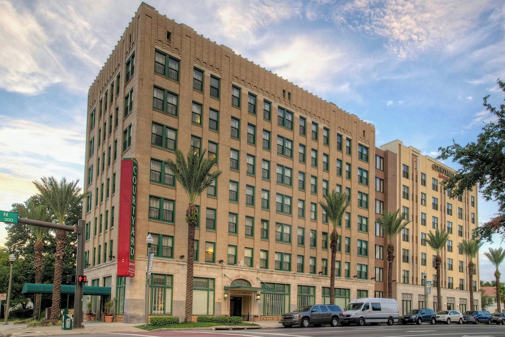 Courtyard by Marriott St. Petersburg Downtown 4/64