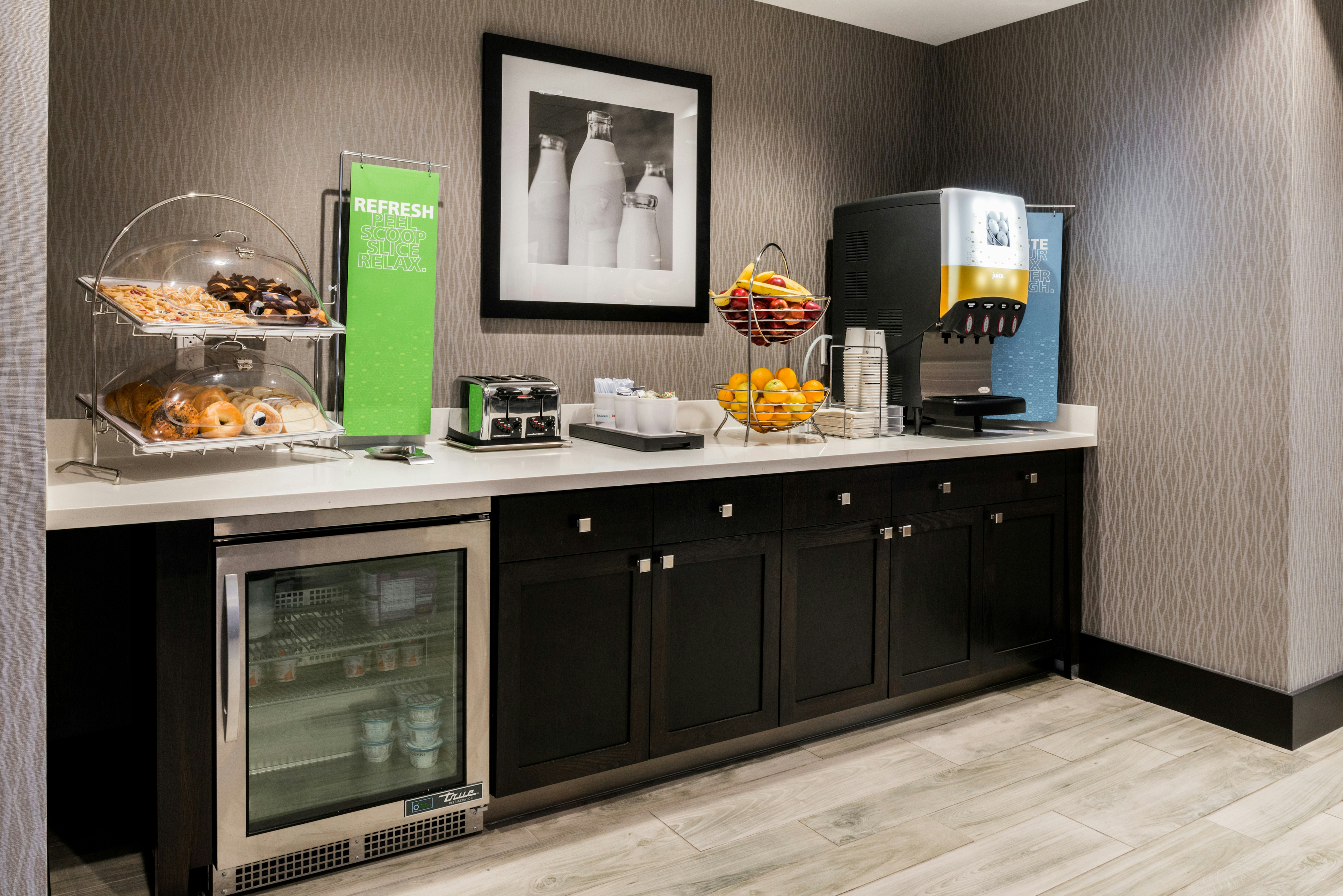 Hampton Inn & Suites Wixom 30/61