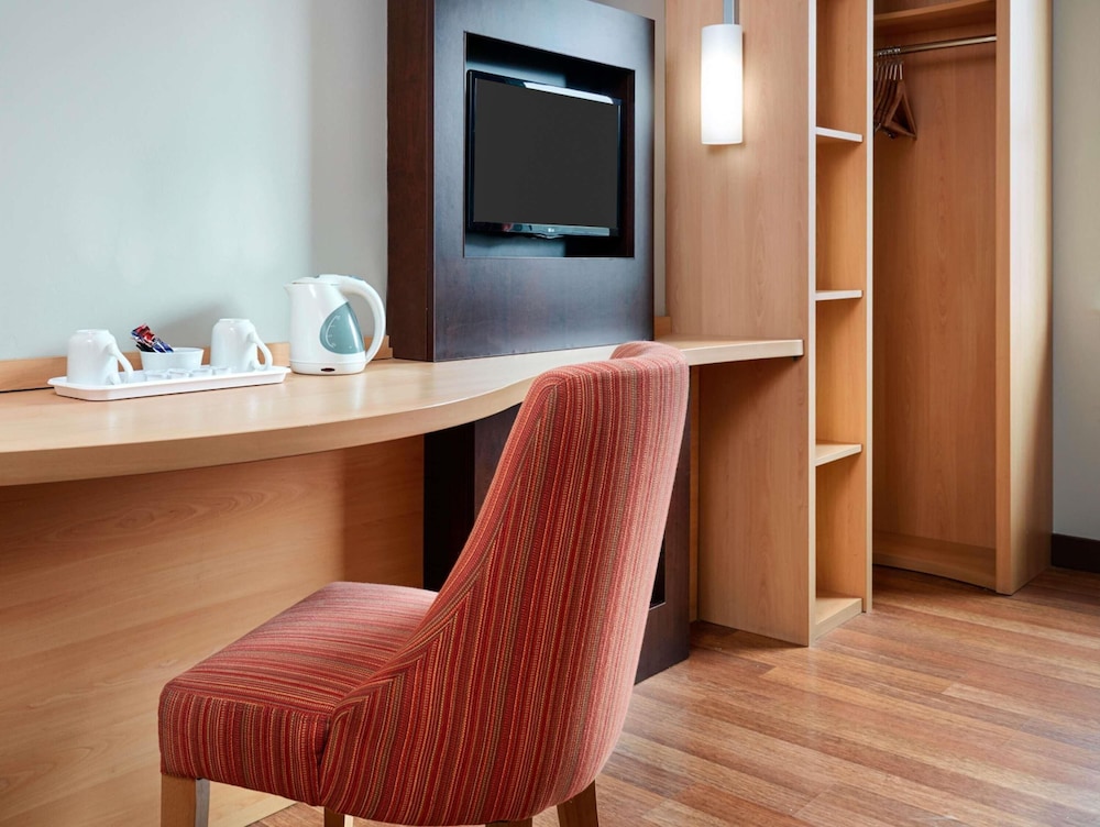 Ibis Belfast Queens Quarter 41/46