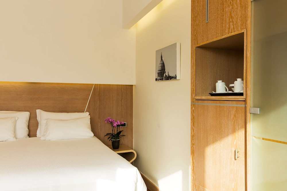 SUPERIOR, KING BED