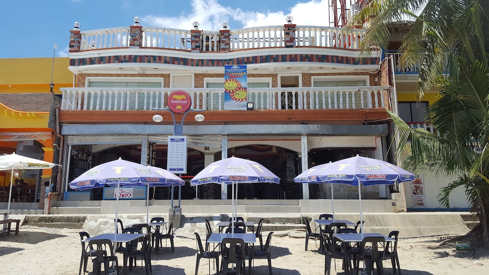 Dreamwave Hotel Puerto Galera 4/42