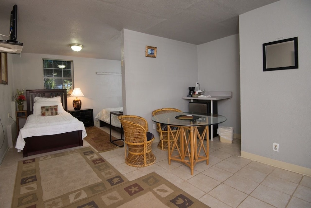River View Garden Resort 55/68