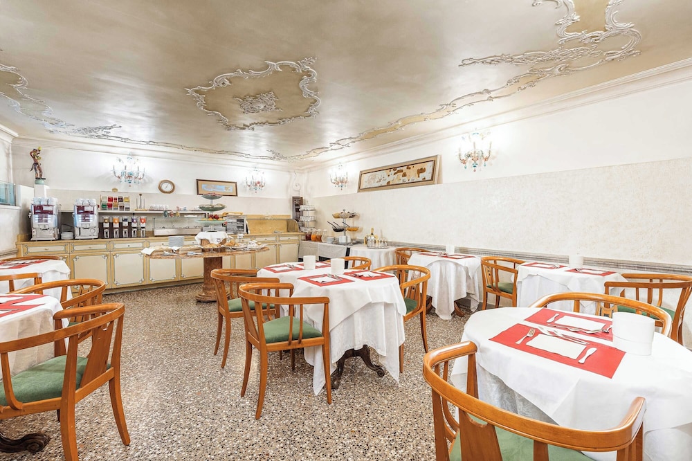 San Moise Hotel 57/70