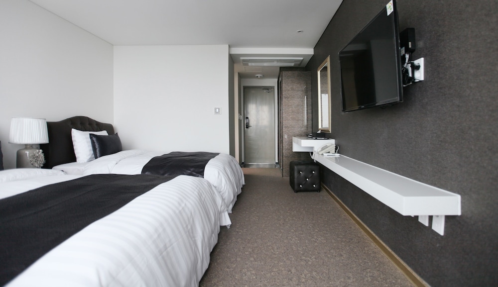 Eins Hotel 20/47