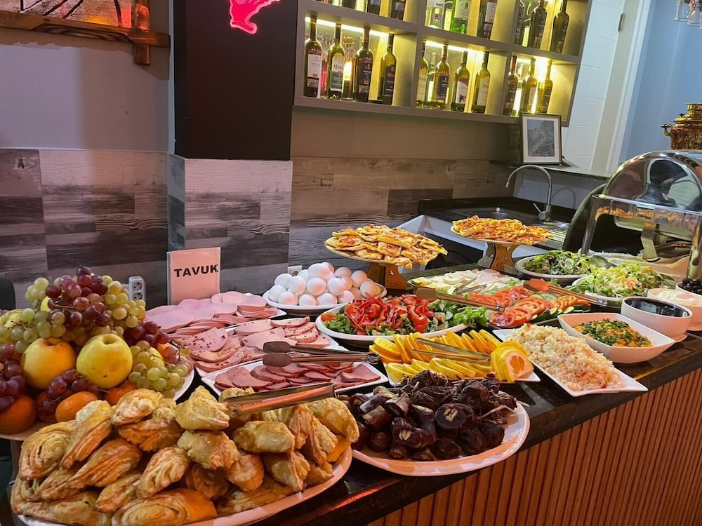 Hotel Aristocrat Batumi photo4