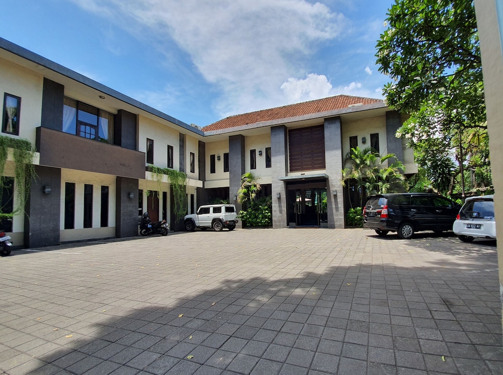 SANUR AGUNG HOTEL 69/77