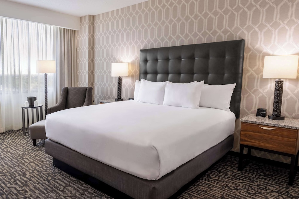 Drury Plaza Hotel Dallas Arlington 11/50