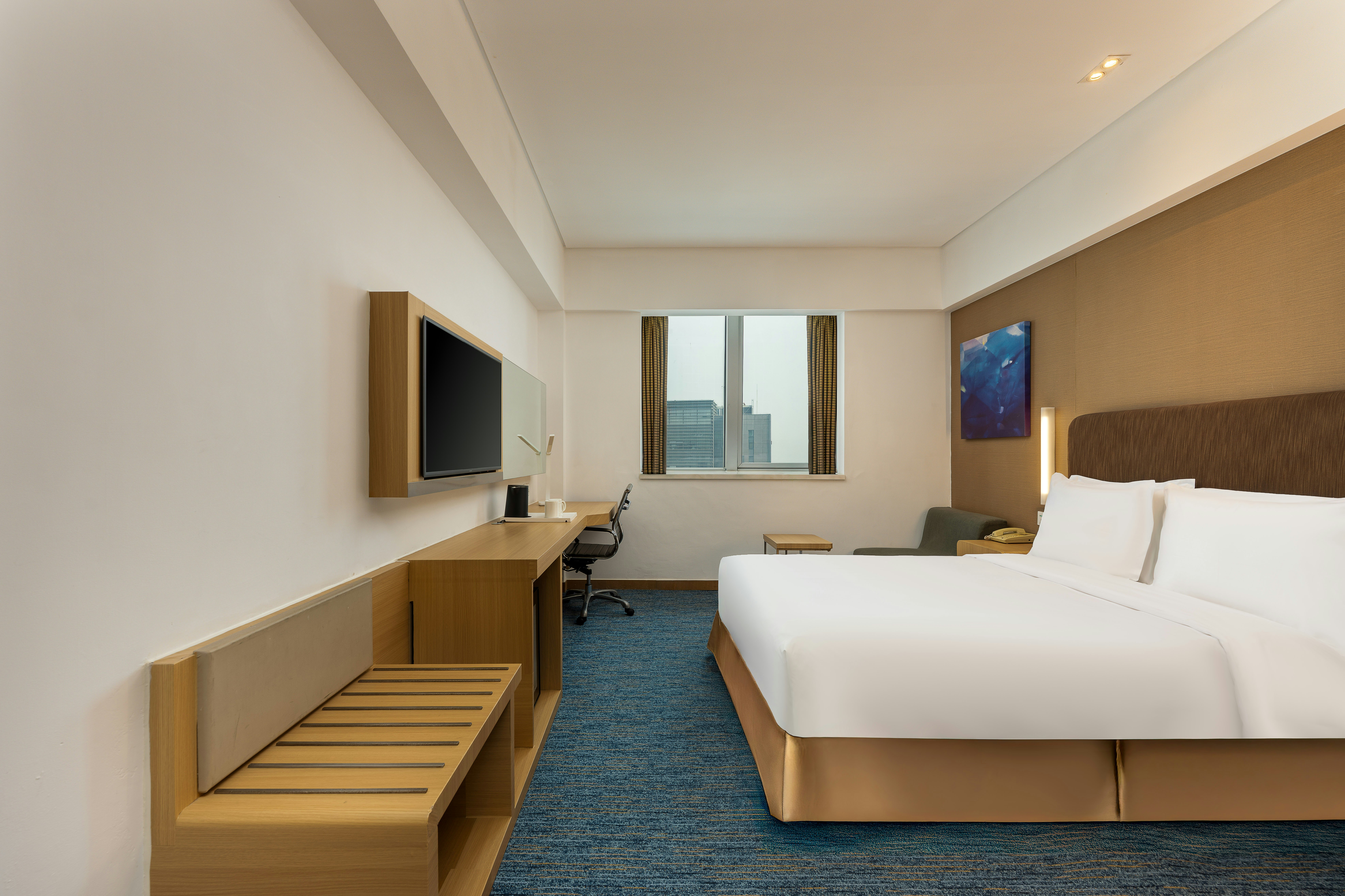 HOLIDAY INN EXPRESS SHANGHAI JINSHA 18/50