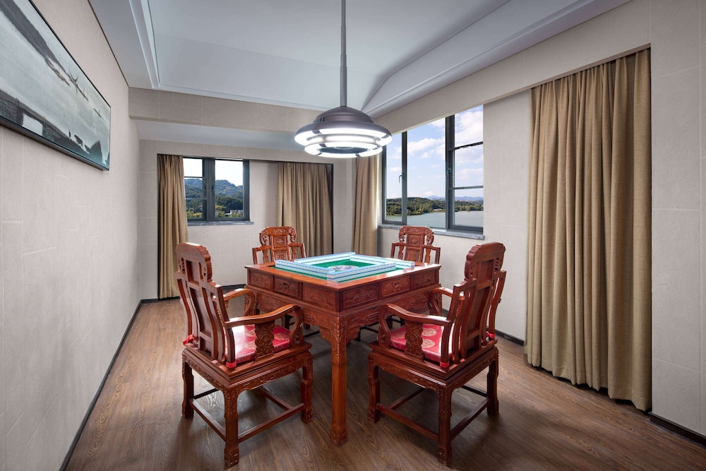 Ramada by Wyndham Yingshan Jiulongwan Resort 19/26