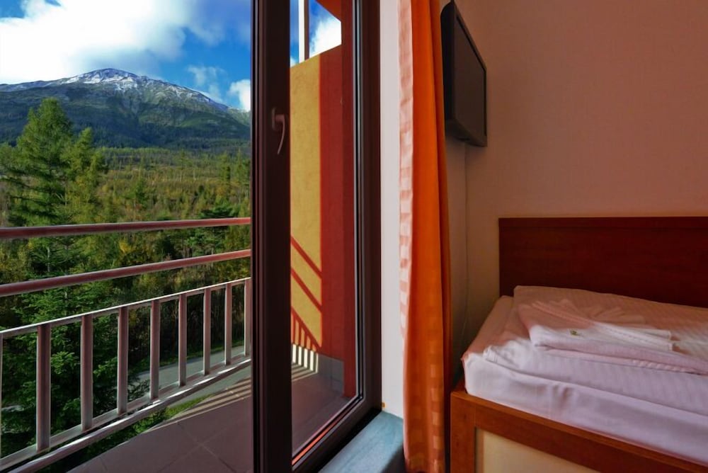 Atrium Hotel 7/47
